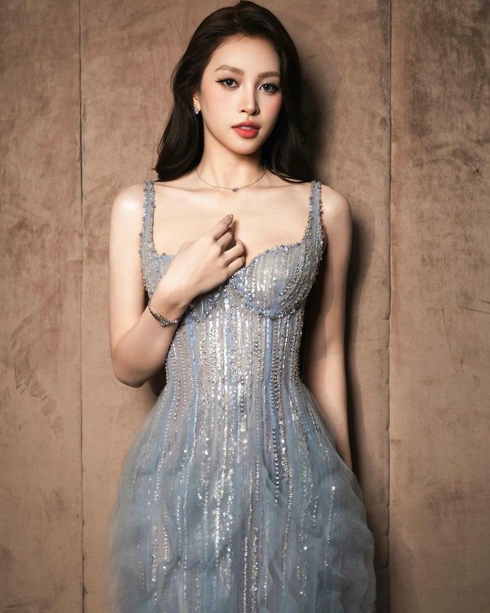 Tiểu Vy bikini 12
