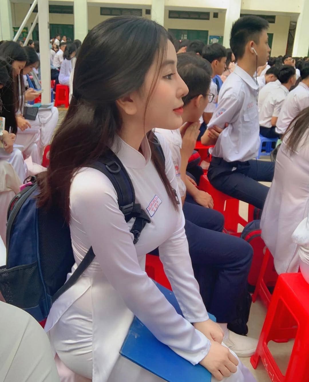nữ sinh áo dài 54
