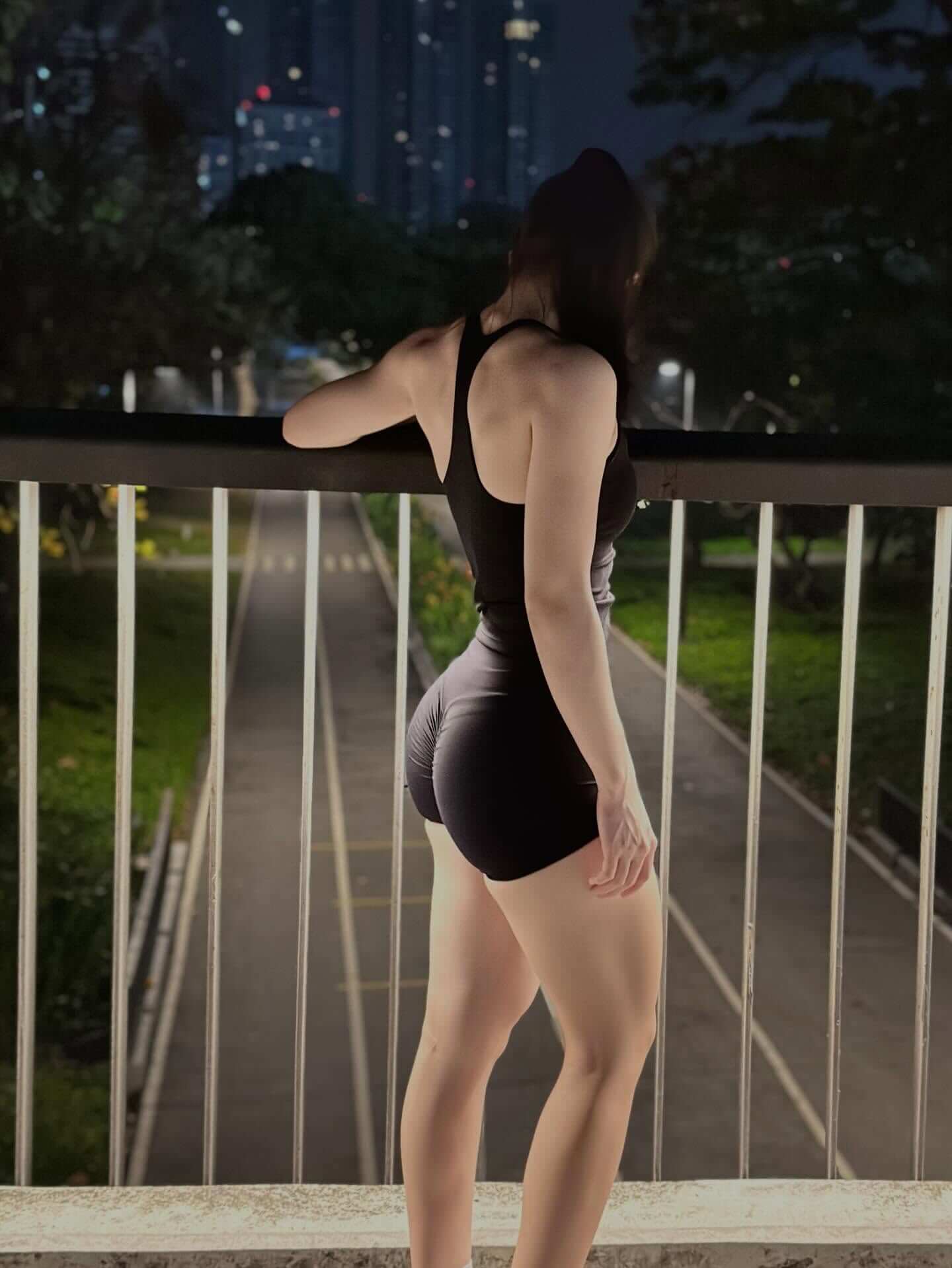 gái xinh chạy bộ 8