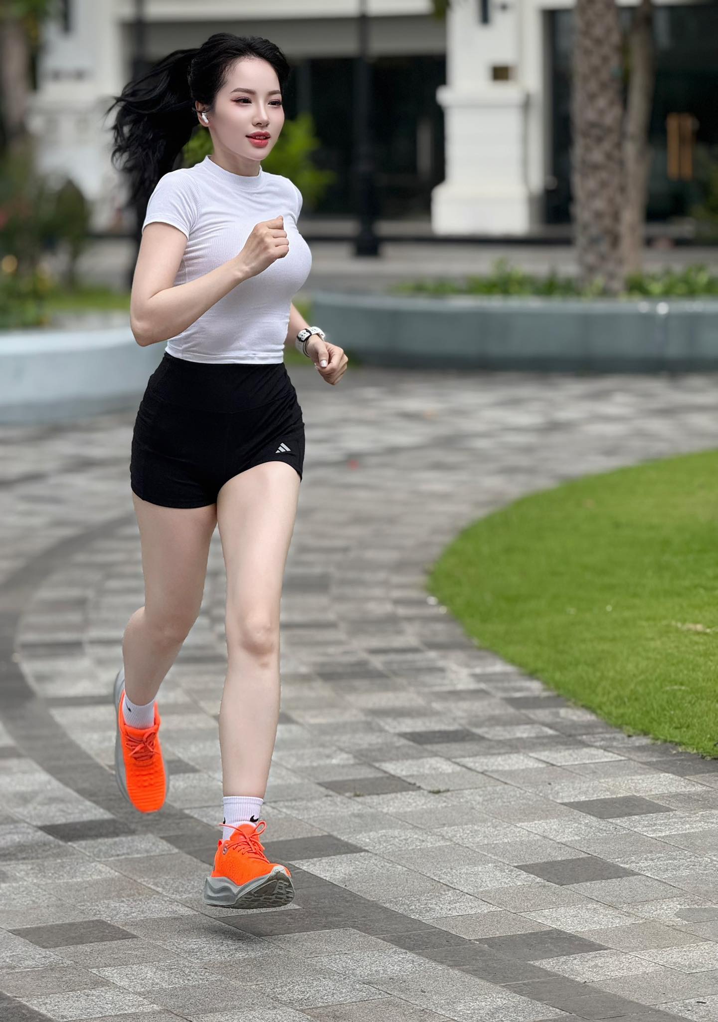 gái xinh chạy bộ 27