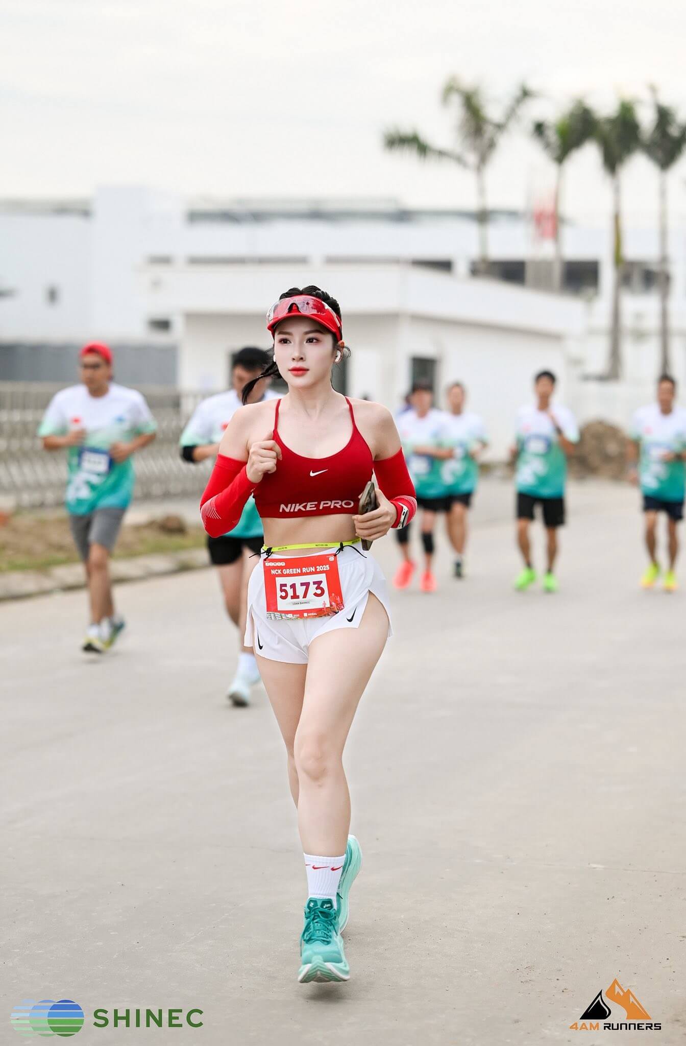 gái xinh chạy bộ 54