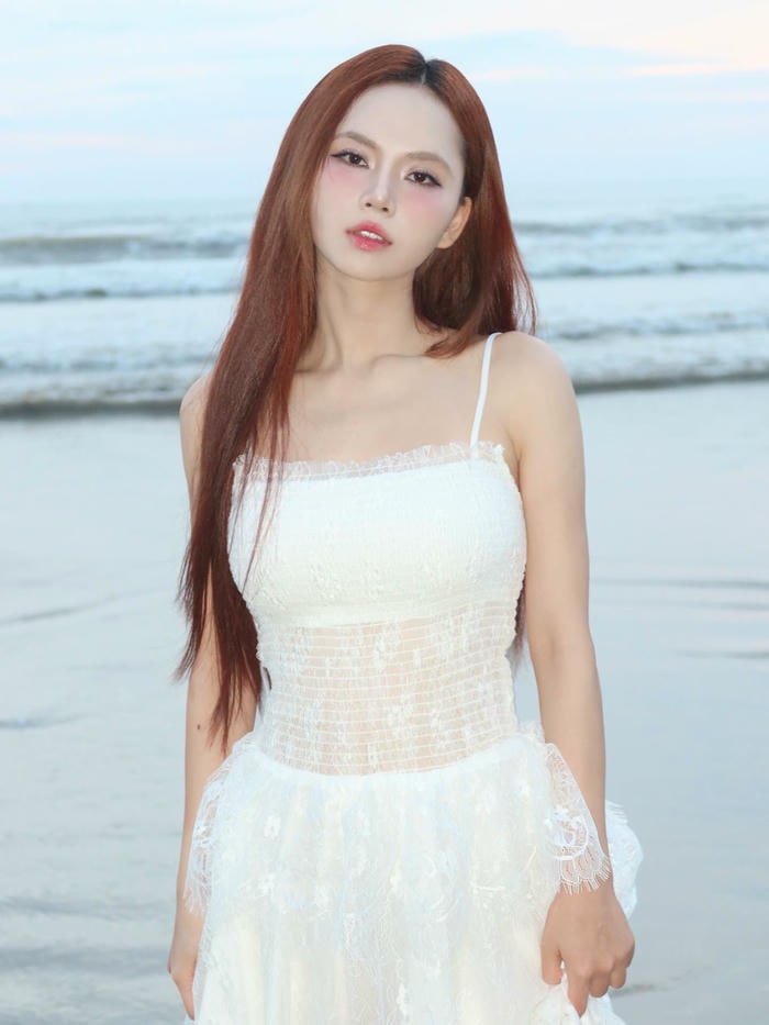 Ngô Lan Hương bikini 23