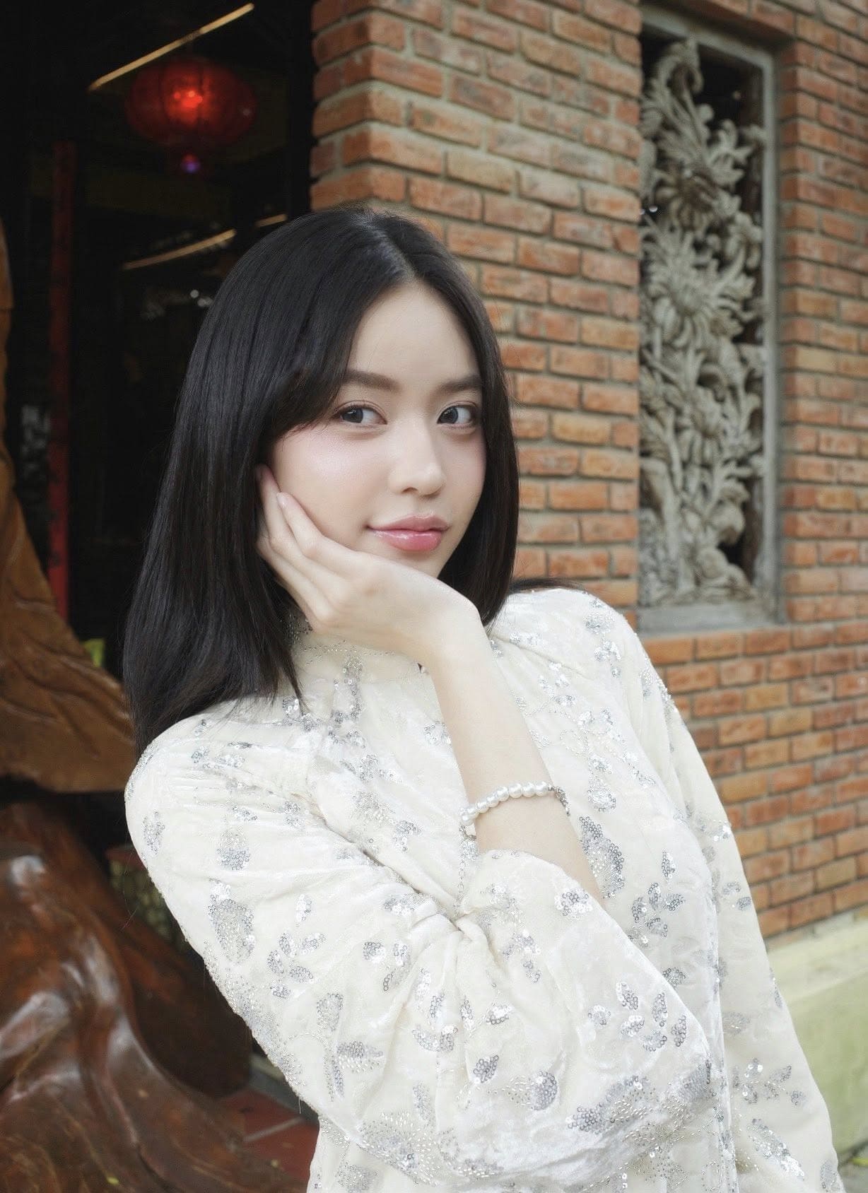 Vẻ đẹp thanh cao của Hoa hậu Thanh Thủy khi mặc áo dài quảng bá ẩm thực