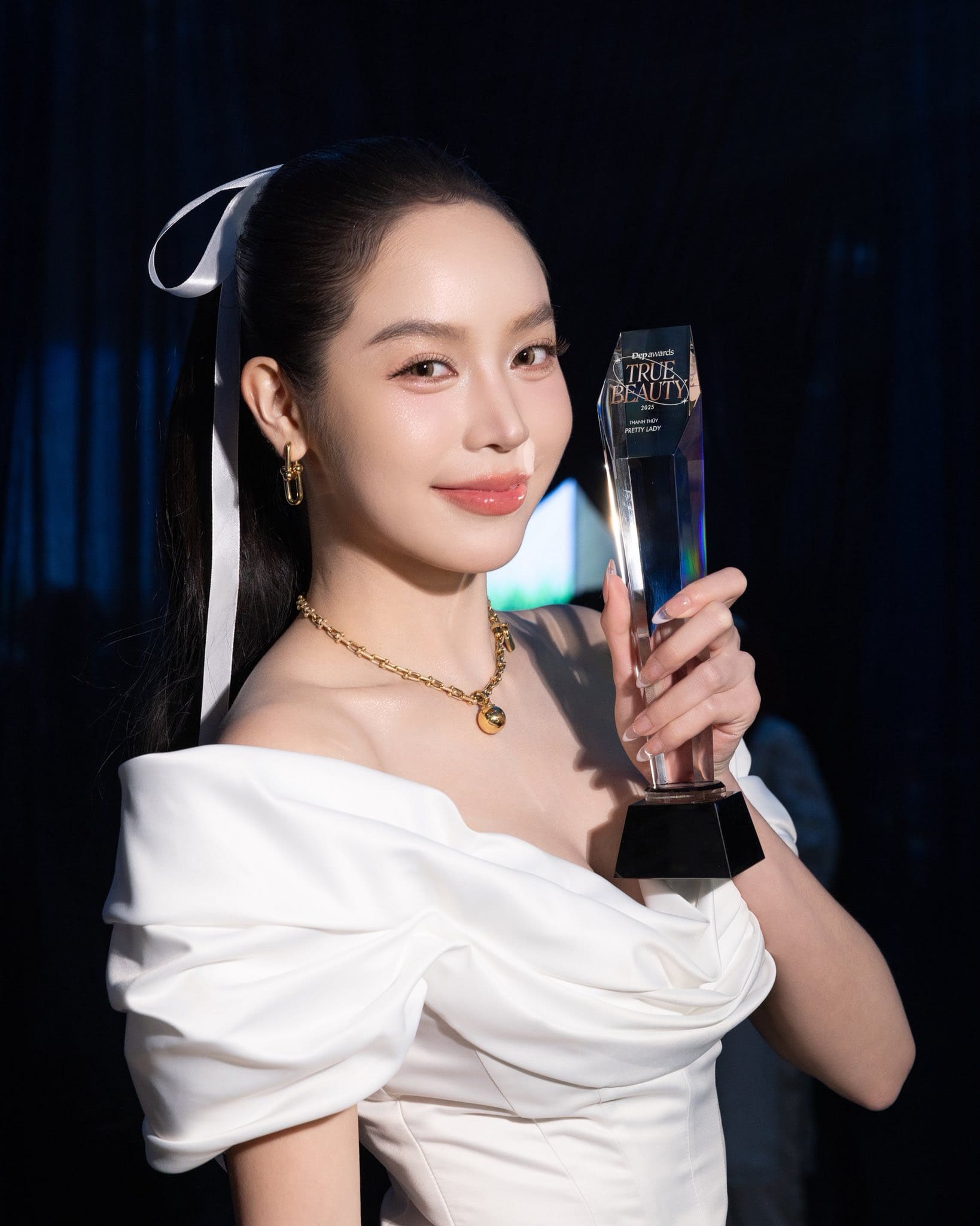 Hoa hậu Thanh Thủy xinh đẹp lôi cuốn với danh hiệu Gương mặt đẹp nhất năm 2026