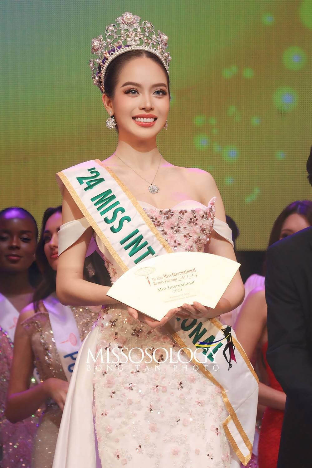 Huỳnh Thị Thanh Thủy đã đăng quang ngôi vị cao nhất trong chung kết Hoa hậu Quốc tế 2024 diễn ra ở Nhật Bản