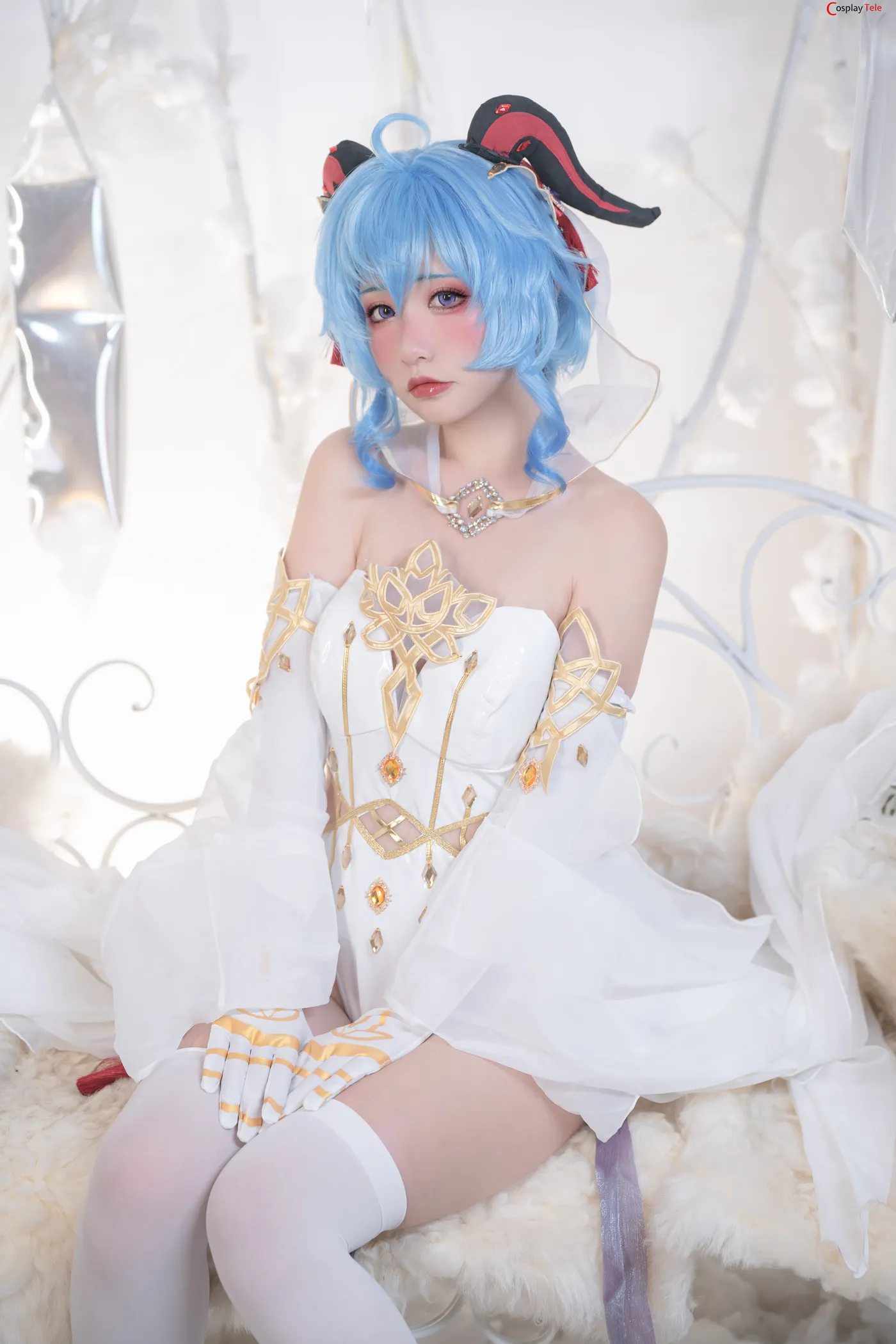 Nekokoyoshi cosplay Ganyu and Eula 15