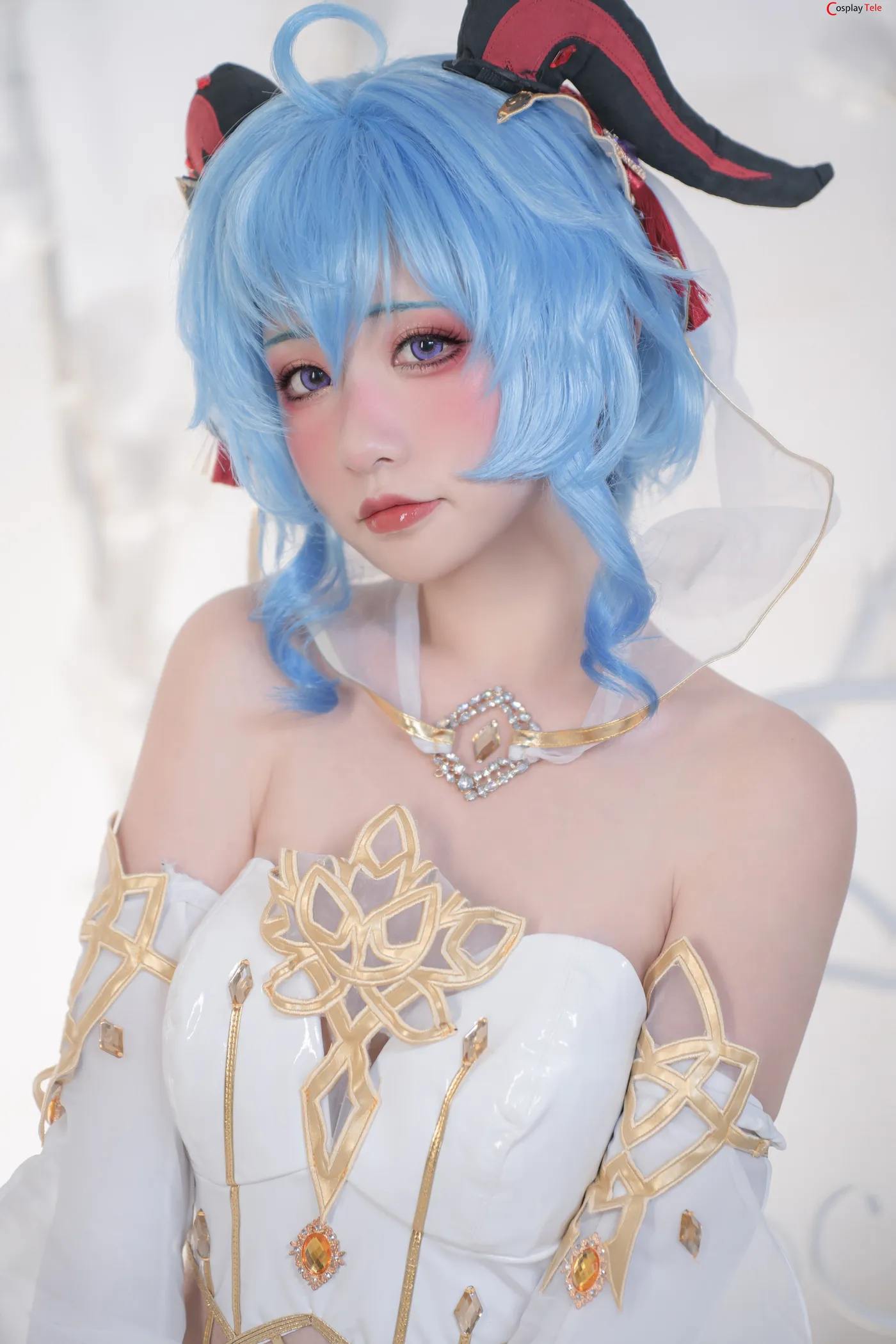 Nekokoyoshi cosplay Ganyu and Eula 16