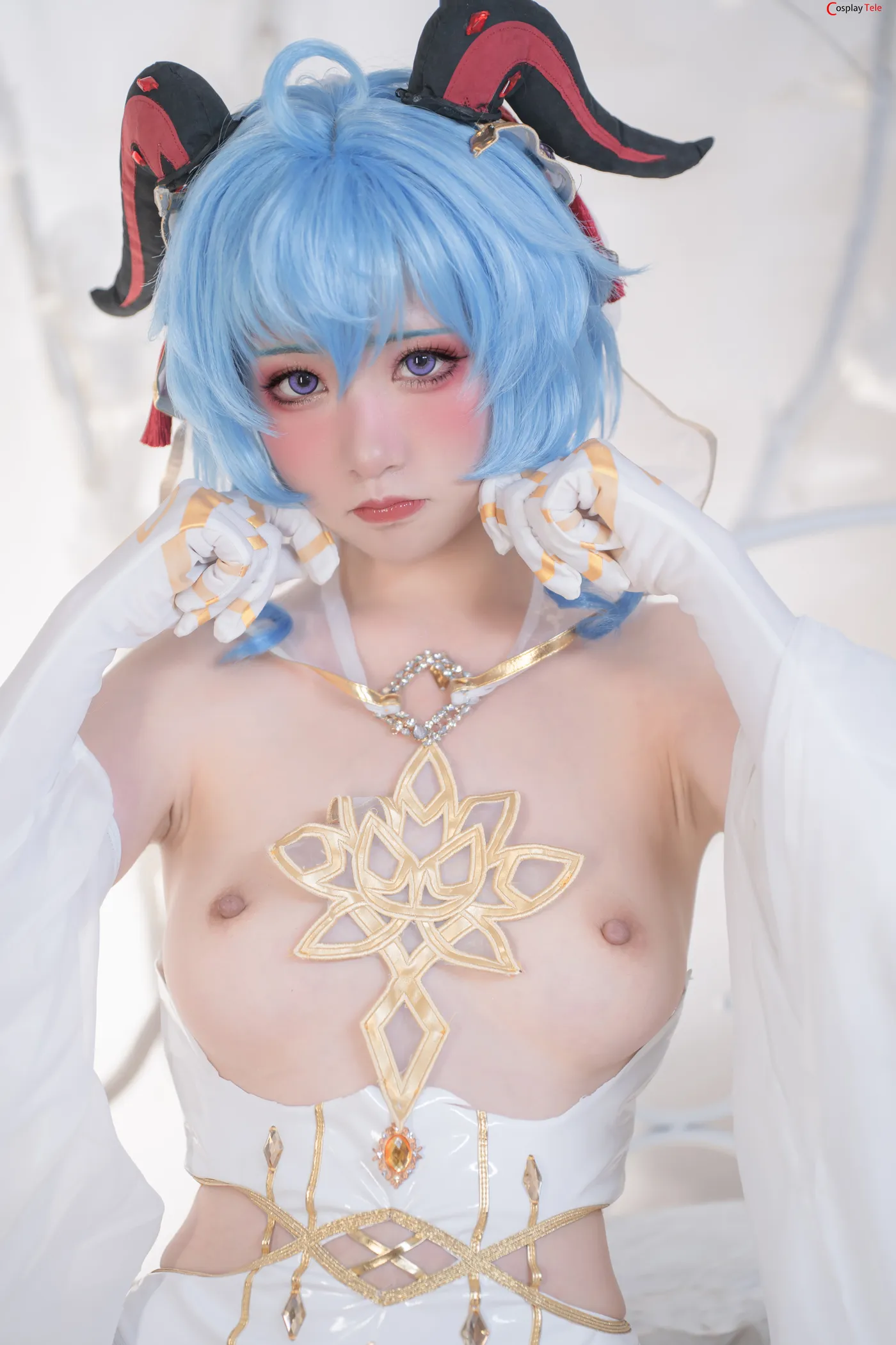 Nekokoyoshi cosplay Ganyu and Eula 39